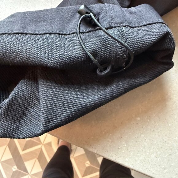 Athleta Technical Hiking Pant, Convertible w/ Toggle into Jogger, Black, size 14 - Picture 5 of 7